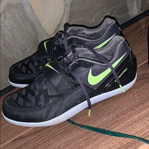 Gently used throwers shoe